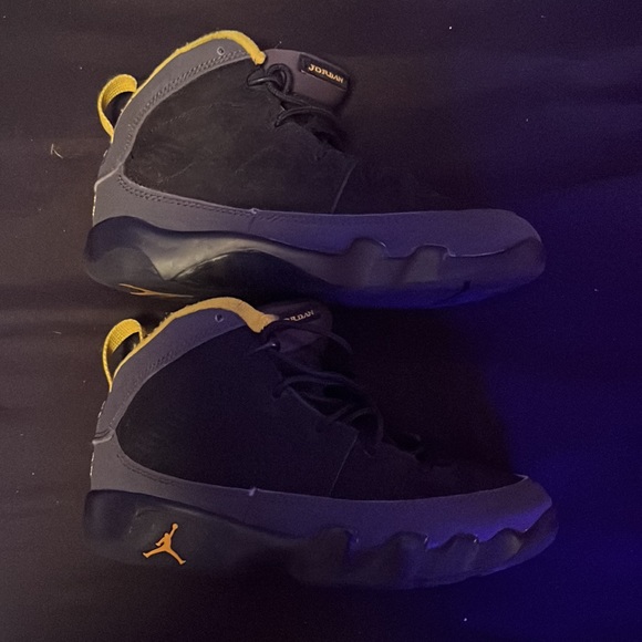 This is The Air Jordan 9 ps ‘university gold’ - Picture 2 of 4